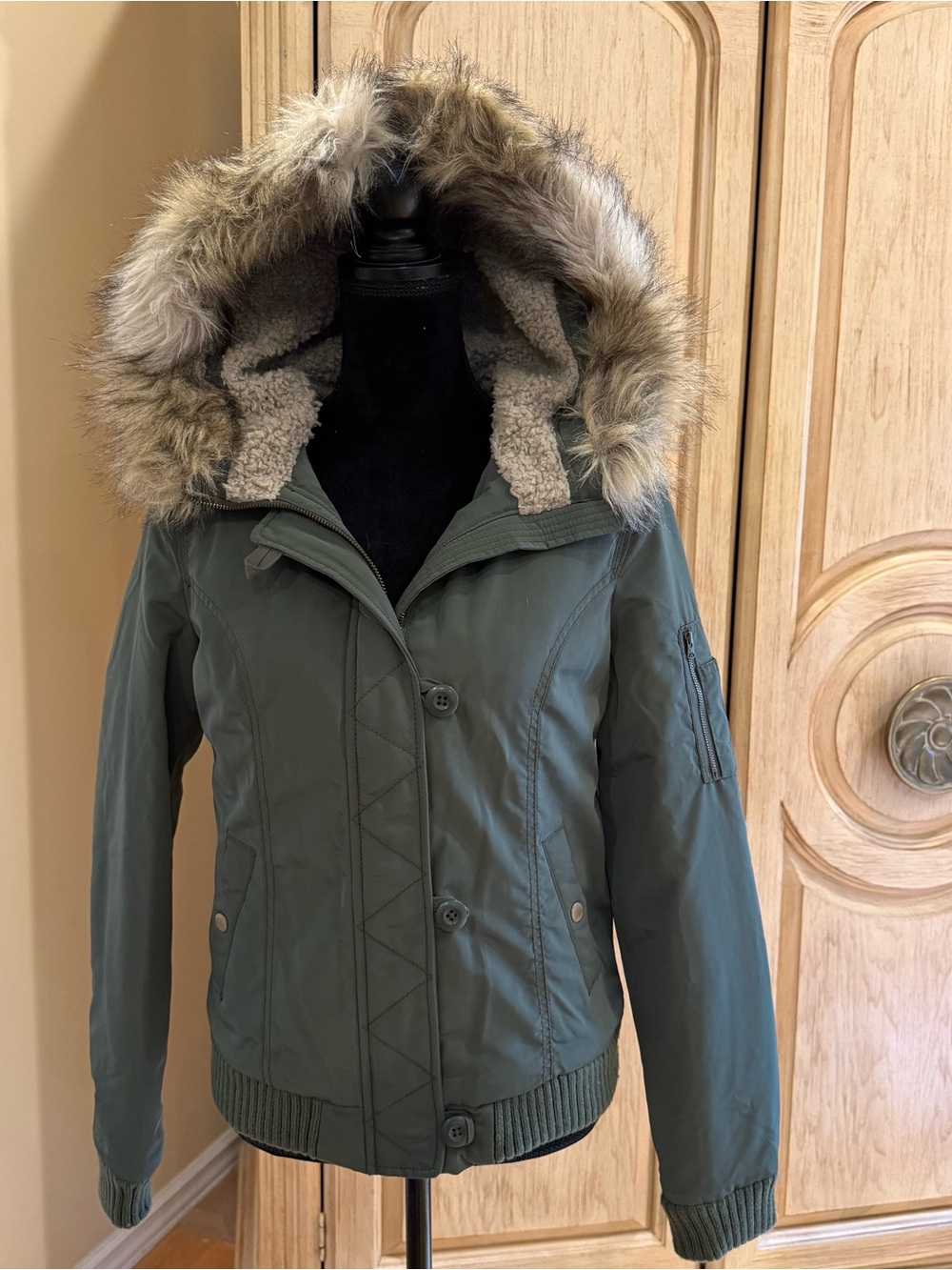 Y2K American Eagle Outfitters military-style hooded bomber jacket in army green